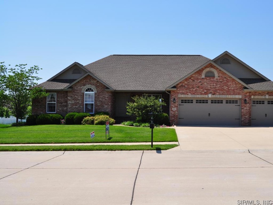 6140 Keebler Oaks Dr, Maryville, IL 62062 - photo 1