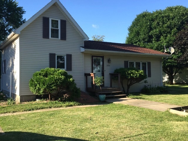304 W Queen St, Malden, IL 61337 - photo 1