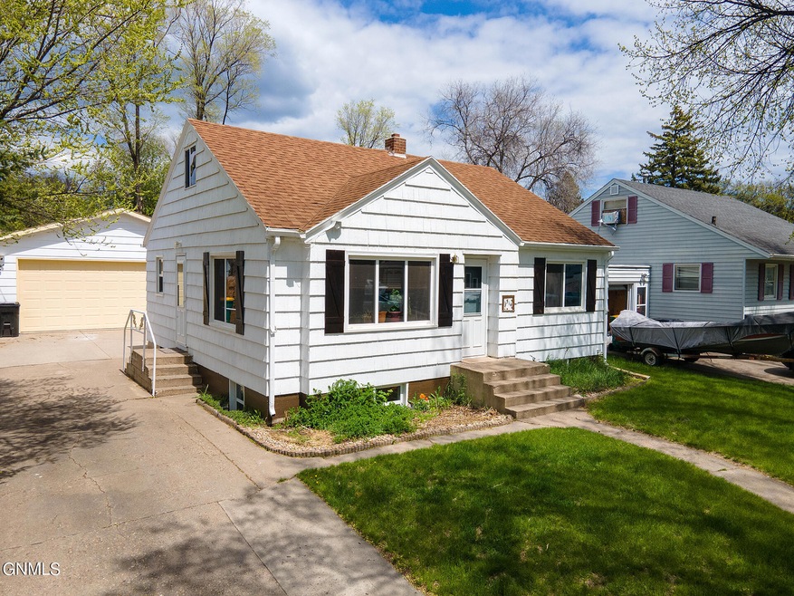 514 Ave B West 02
