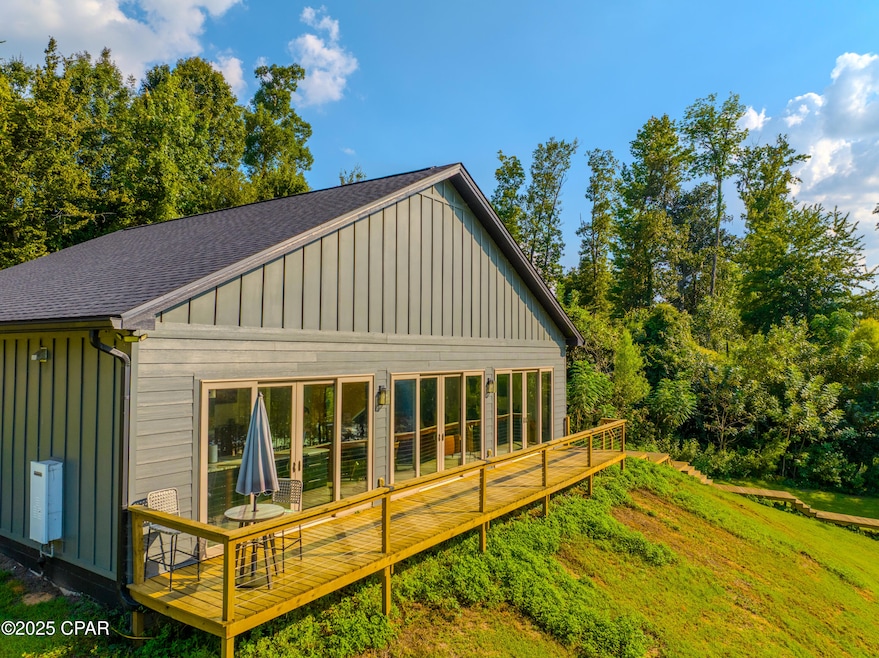 5101 Lake Bluff Cir, Marianna, FL 32446 - photo 1