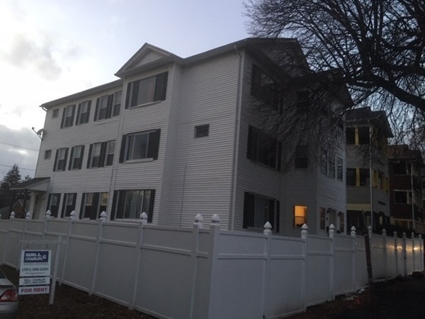 42 Bridgeport St unit 2, Worcester, MA 01604 - photo 1