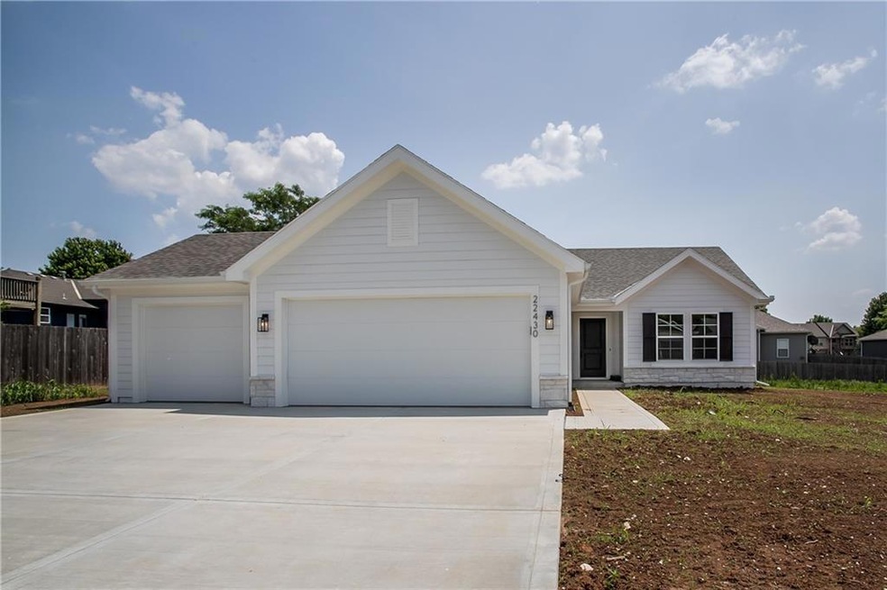 22430 S Jefferson St, Spring Hill, KS 66083 - photo 1