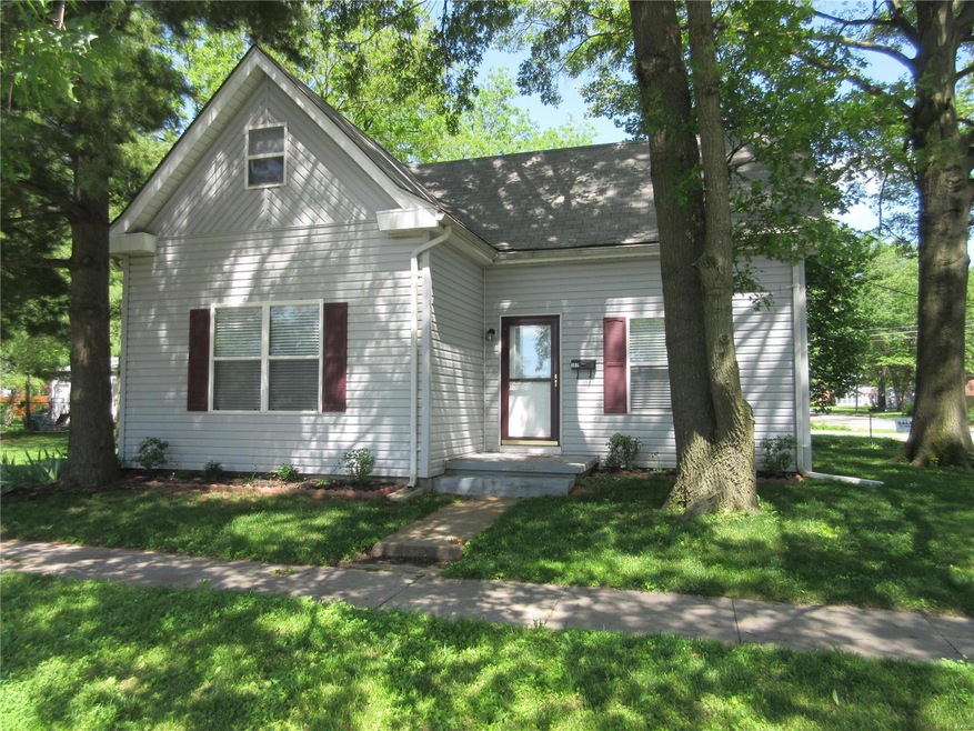 302 N Main St, Freeburg, IL 62243 - photo 1