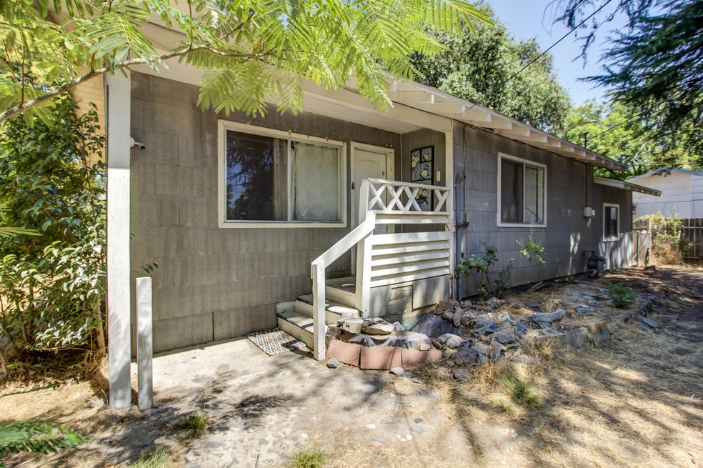 2940 N Bonnyview