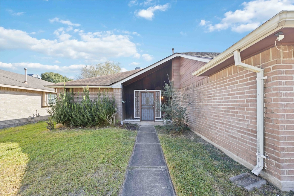 16715 Gold Bridge Ct, Houston, TX 77053 - photo 1