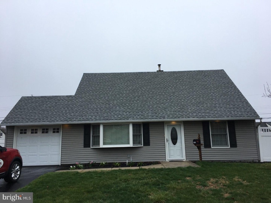 15 Crown Rd, Levittown, PA 19057 - photo 1