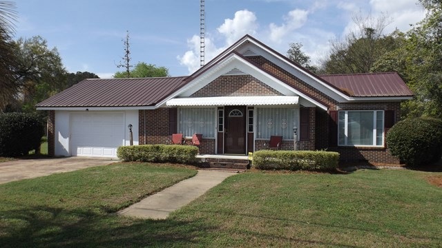 606 S Woolfork Ave, Donalsonville, GA 39845 - photo 1