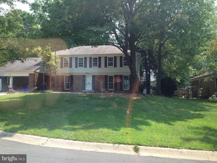 12604 Lamp Post Ln, Potomac, MD 20854 - photo 1