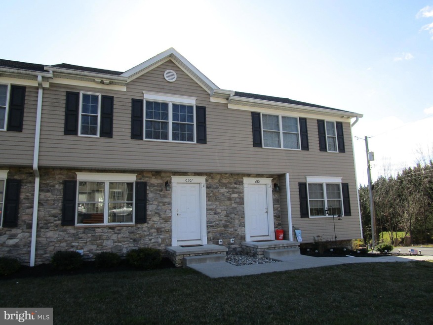 6301 Barnett Ave unit B, Eldersburg, MD 21784 - photo 1