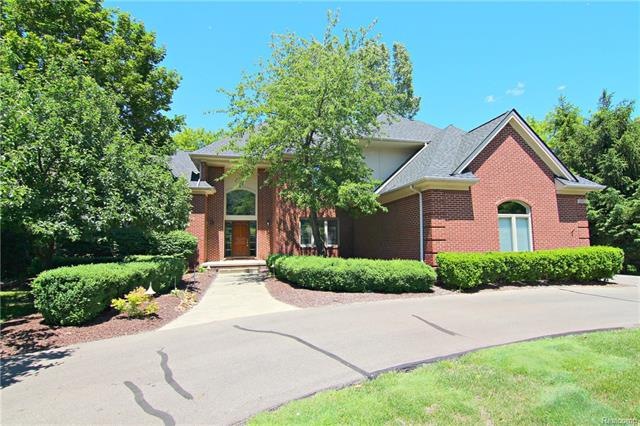 6282 Orchard Woods Dr, West Bloomfield, MI 48324 - photo 1