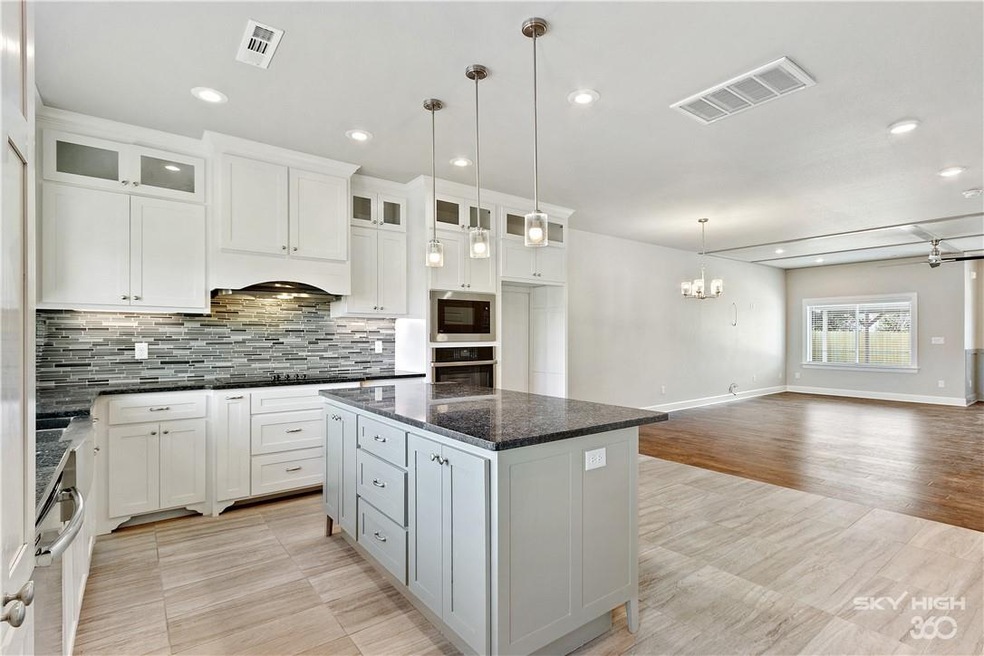 406 NW Retreat Ln, Bentonville, AR 72712 - photo 1