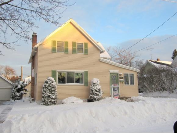 911 N 13th St, Manitowoc, WI 54220 - photo 1