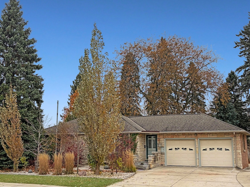 1825 Waldo Blvd, Manitowoc, WI 54220 - photo 1