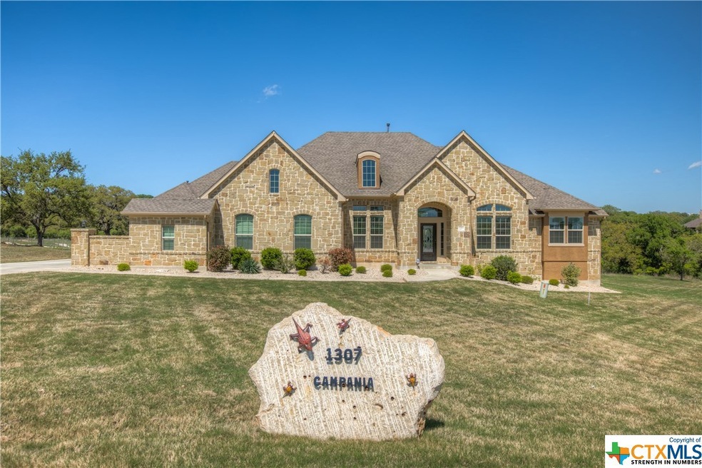 Front View of Home.