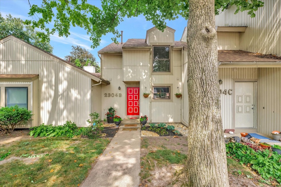2304 Melrose Dr Unit B, Champaign, IL 61820
