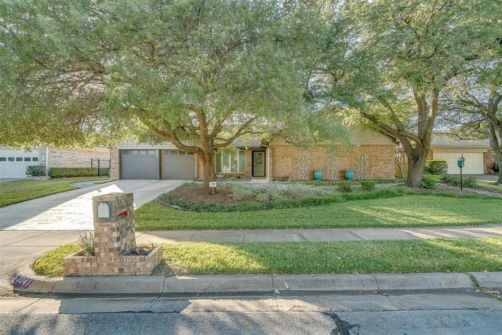 3041 Shenandoah Dr, Bedford, TX 76021 - photo 1