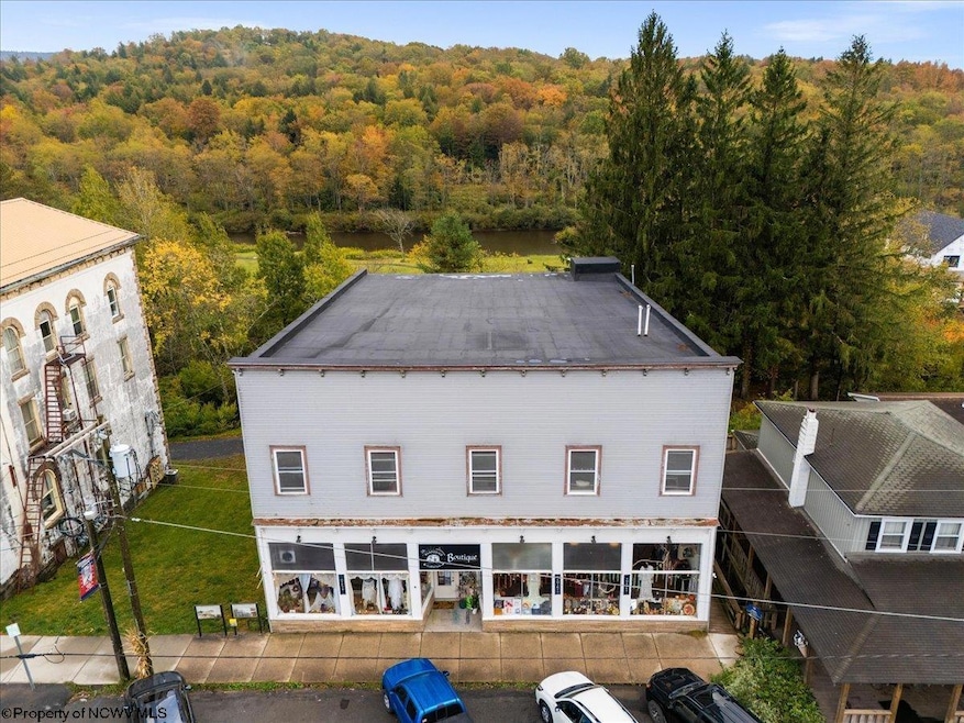 For Sale $899,500 • Co-Listing Agent