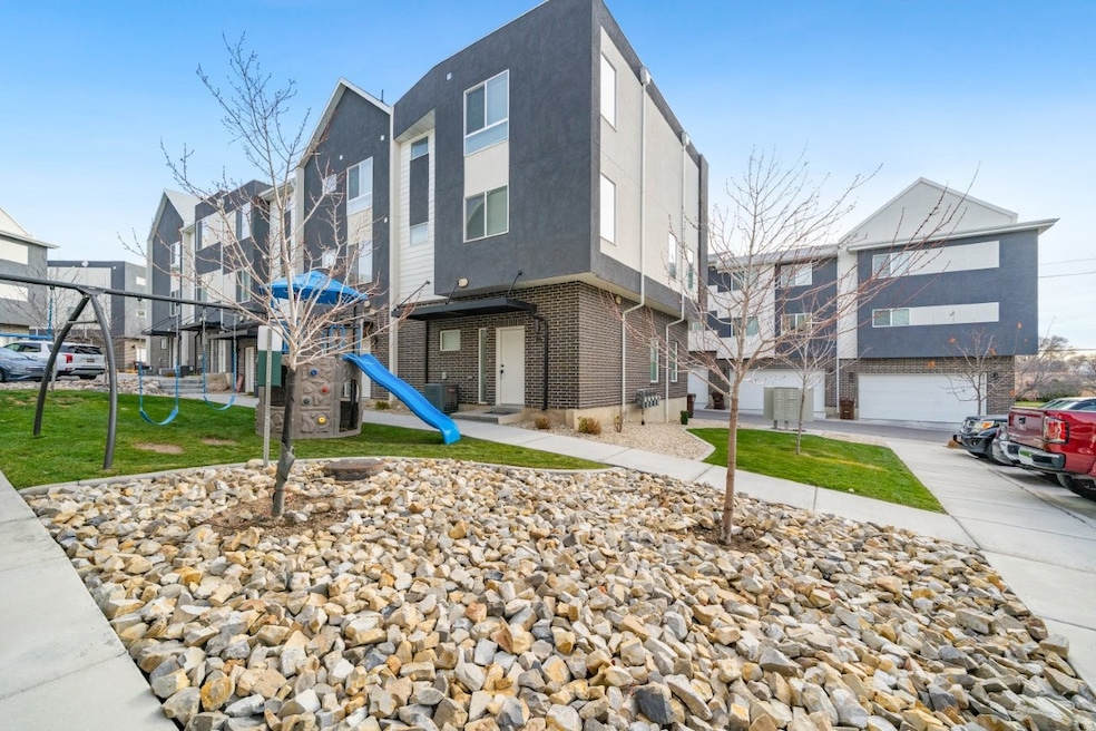 70 E Weekes Way, Clearfield, UT 84015 - photo 1