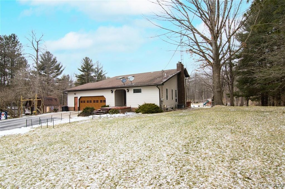 2219 Farrand - Exterior 2.jpg