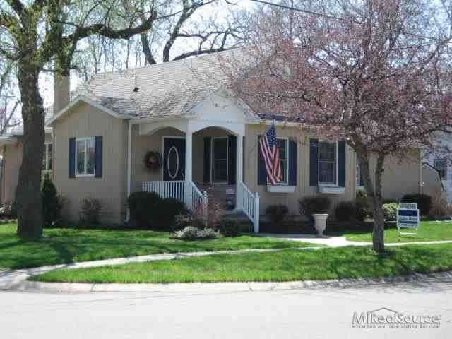 402 Ballentine St, Port Huron, MI 48060 - photo 1