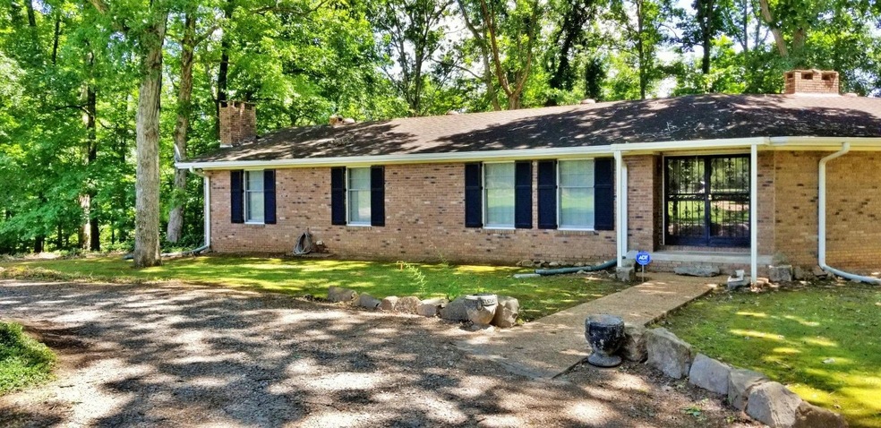 359 Horseshoe Bend Rd, Linden, TN 37096 - photo 1