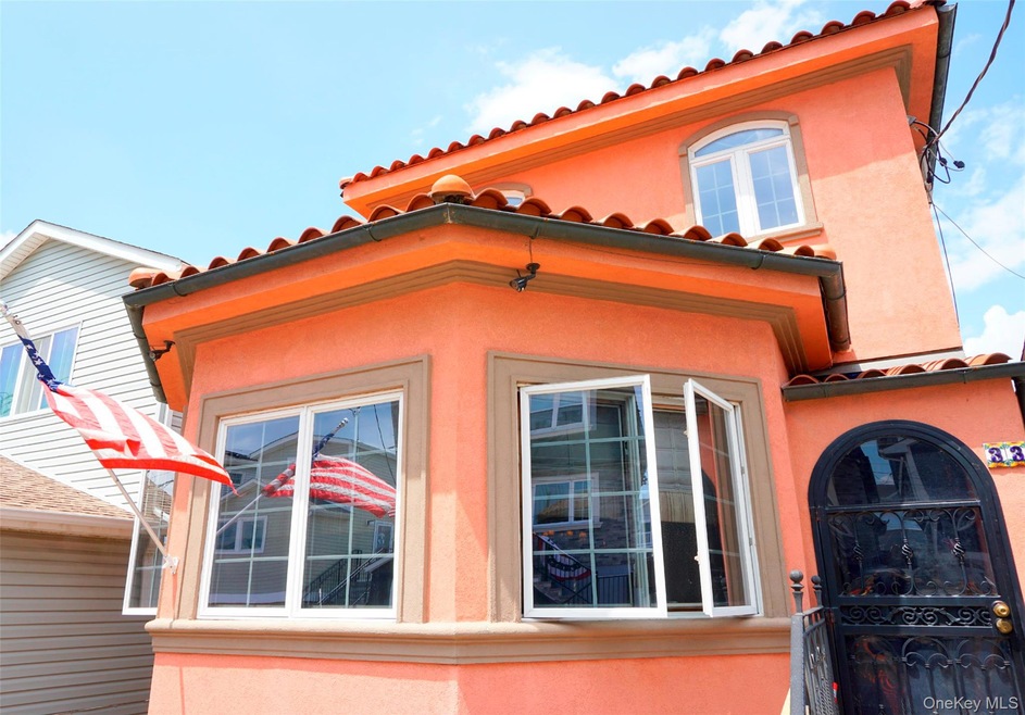 33 W 13th Rd, Broad Channel, NY 11693 - photo 1