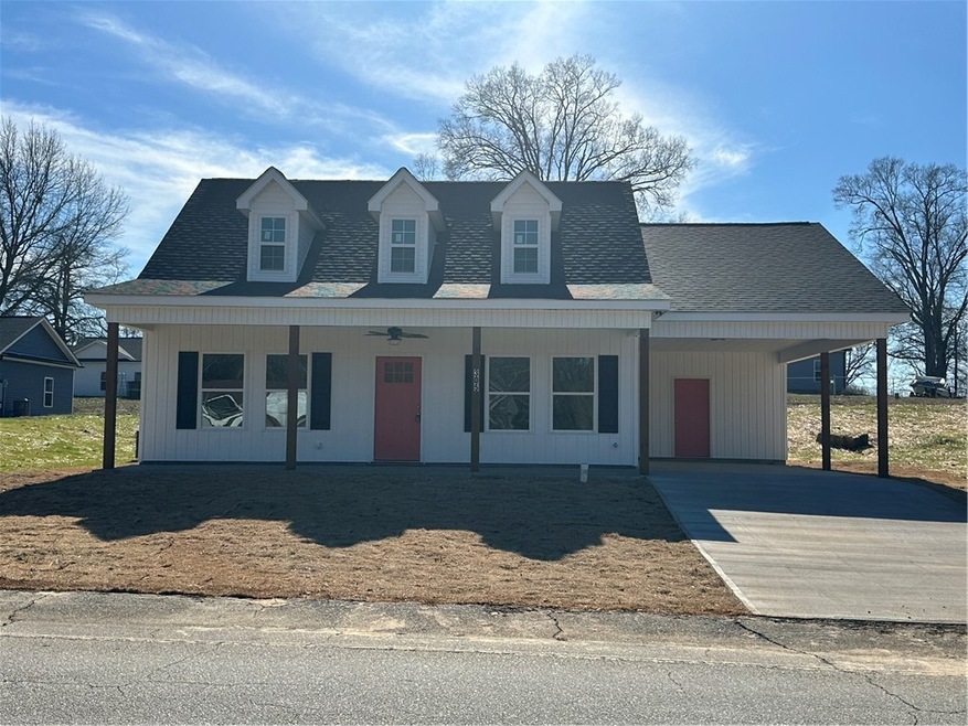 305 W Broad St, Iva, SC 29655 - photo 1