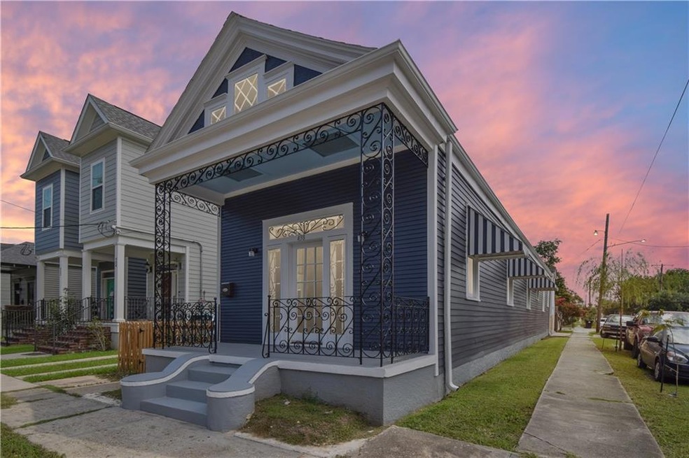 Exterior corner lot