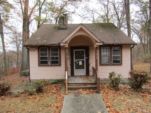 214 Walnut Rd, Lake Peekskill, NY 10537 - photo 1