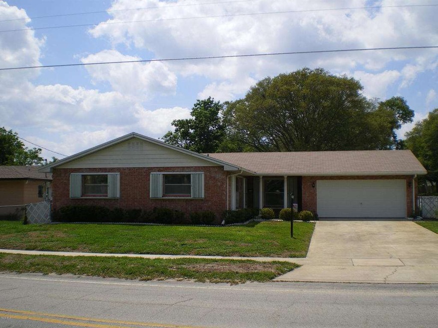 836 Paul St 1
