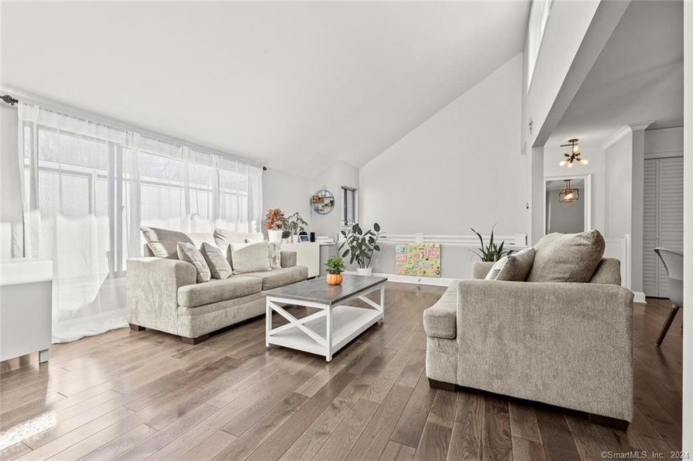 8 Outpost Ln, Ridgefield, CT 06877 - photo 1