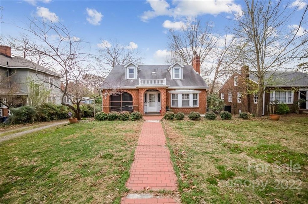 702 Davie Ave, Statesville, NC 28677 - photo 1