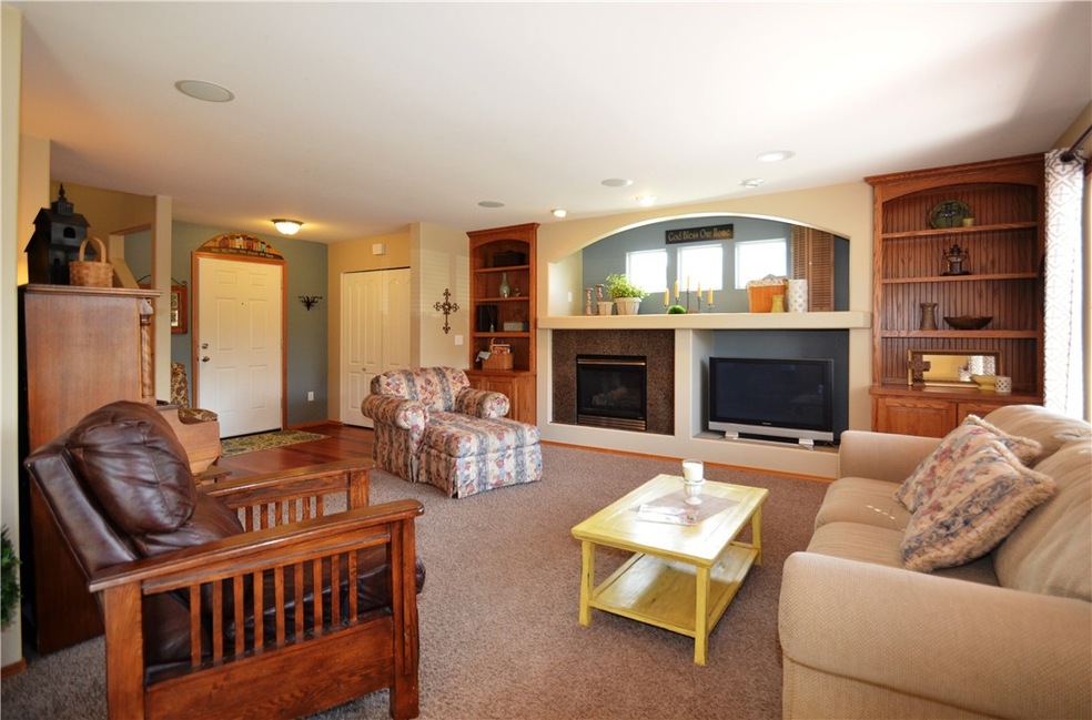 27702 Ridge Way, Stanwood, WA 98292 - photo 1