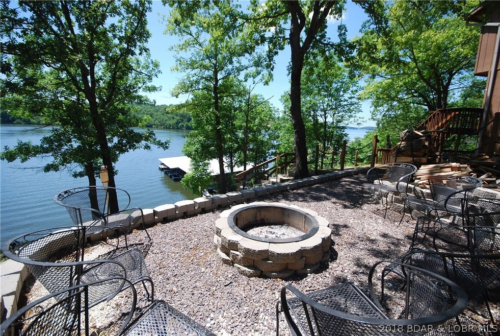 Sit back, relax and enjoy the lake!