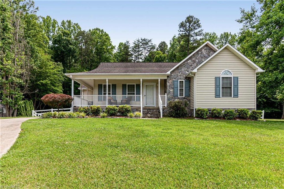 518 Sunrise Ave, Asheboro, NC 27203 - photo 1