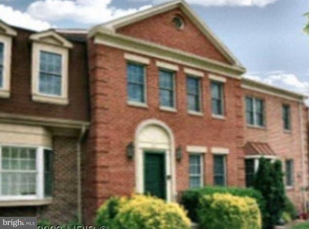 112 Gretna Green Ct unit XII-72, Alexandria, VA 22304 - photo 1