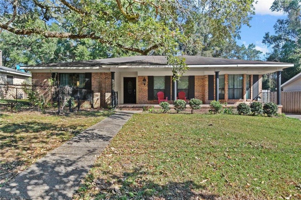 2705 Woodcliff Dr E unit 1, Mobile, AL 36693 - photo 1