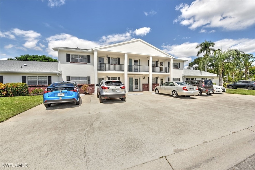 8740 Lueck Ln unit 5, Fort Myers, FL 33919 - photo 1