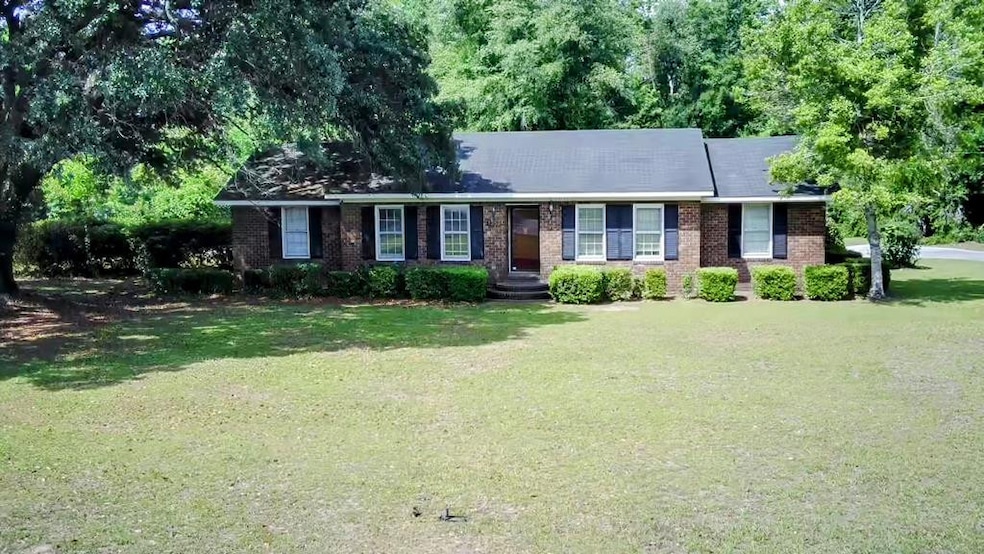 1359 Woodland Dr, Kingstree, SC 29556 - photo 1