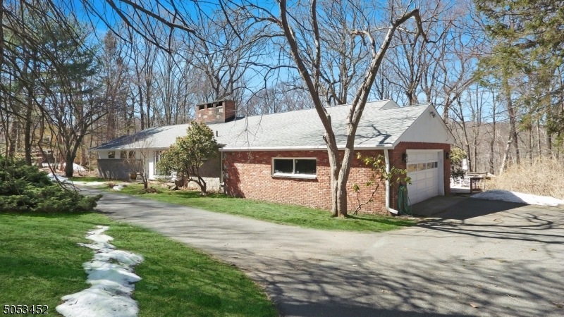 47 Cherry Tree Ln, Kinnelon, NJ 07405 - photo 1