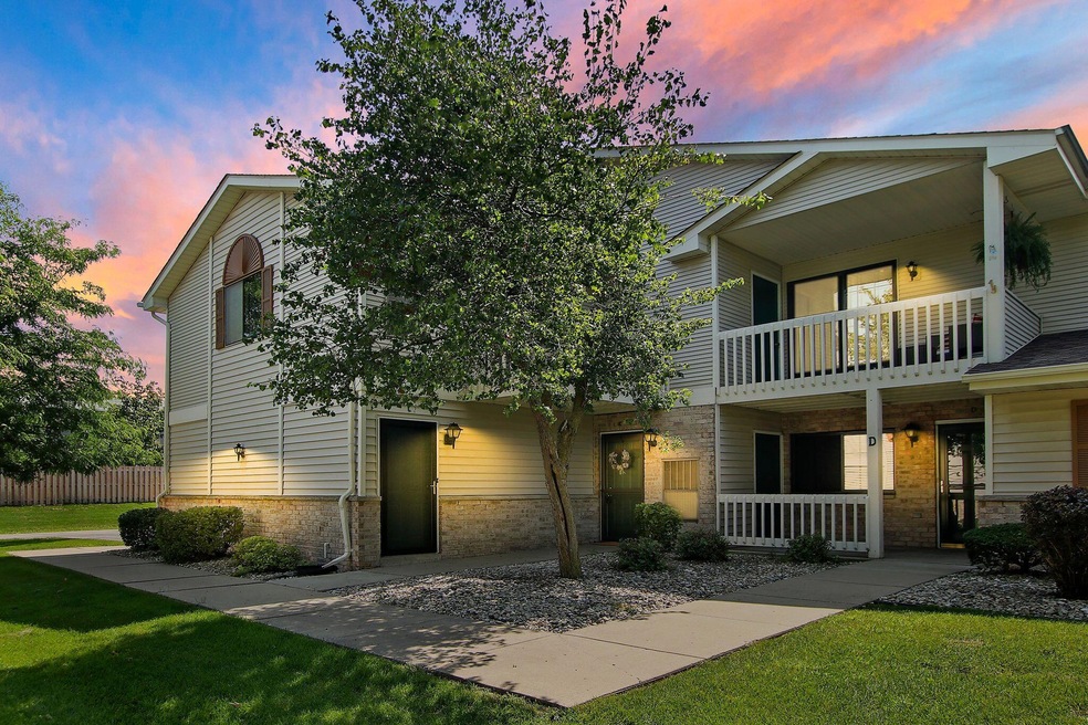 21-web-or-mls-K- 7211 98th Ave, Unit K,
