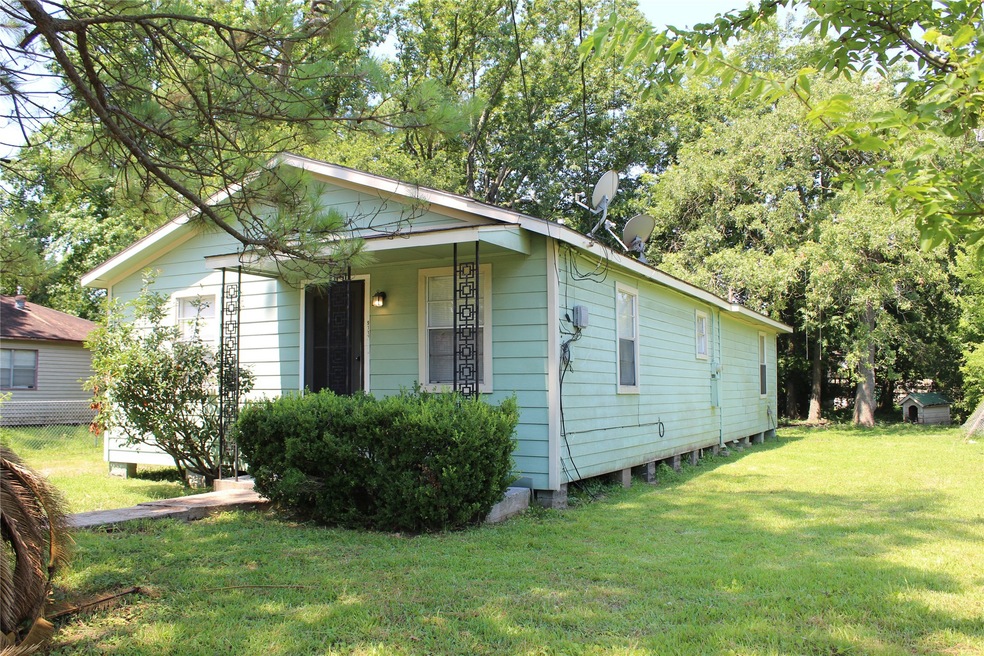 9117 Lanewood Dr, Houston, TX 77016 - photo 1