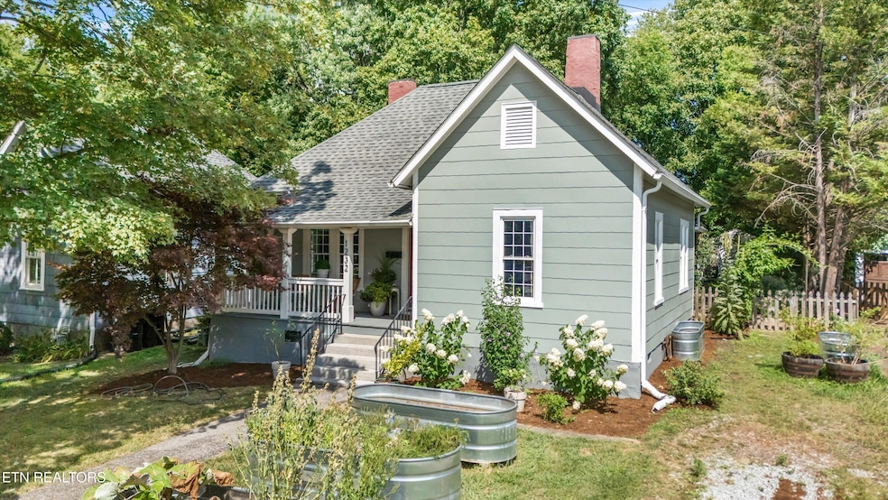 02-1232 Armstrong Ave33