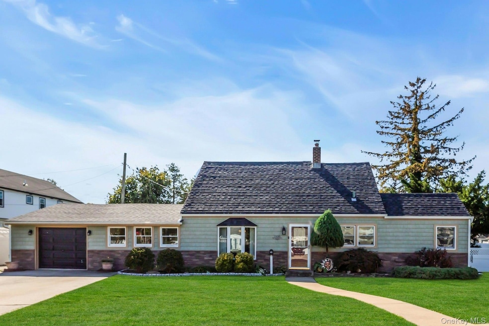 Pending $725,000 • Co-Listing Agent