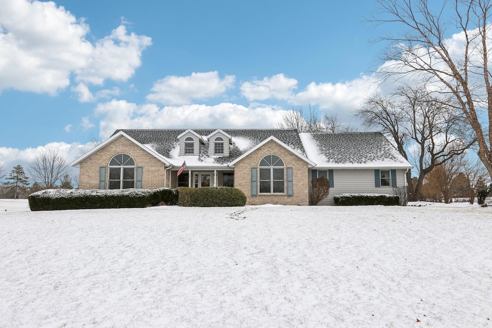 1-web-or-mls-N6100 Evergreen Dr-001
