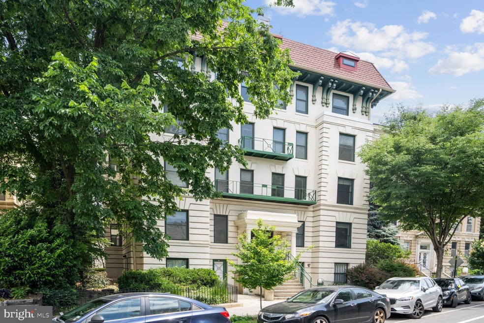 2627 Adams Mill Rd NW unit T4, Washington, DC 20009 - photo 1