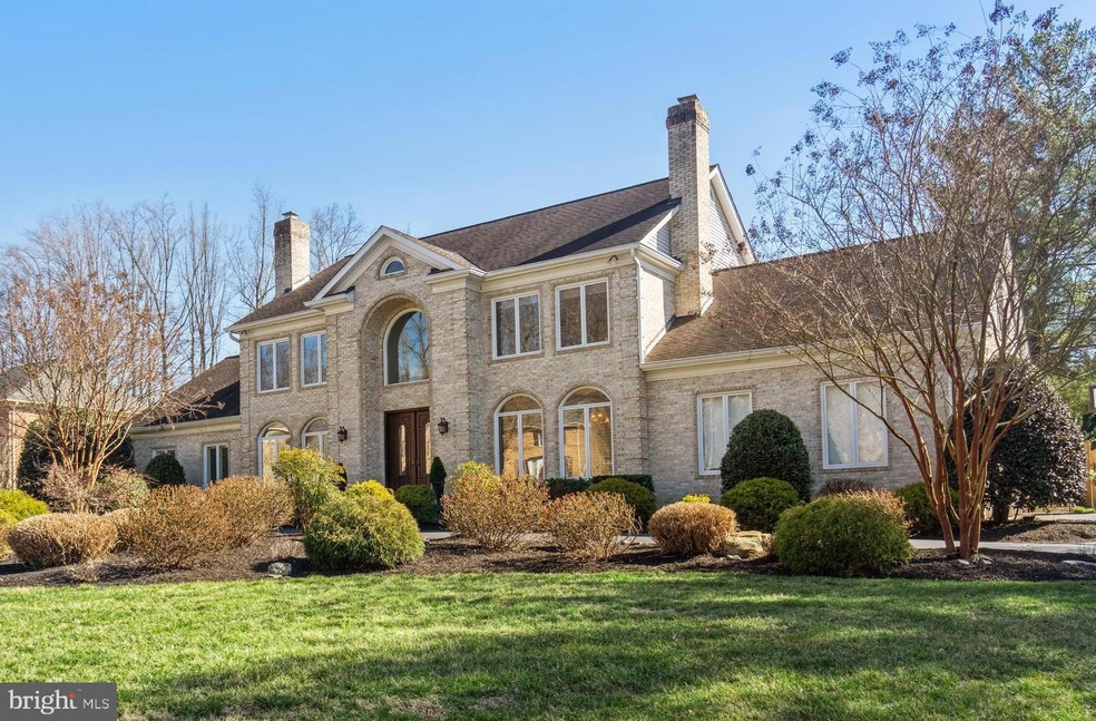 8611 Split Oak Cir, Bethesda, MD 20817 - photo 1