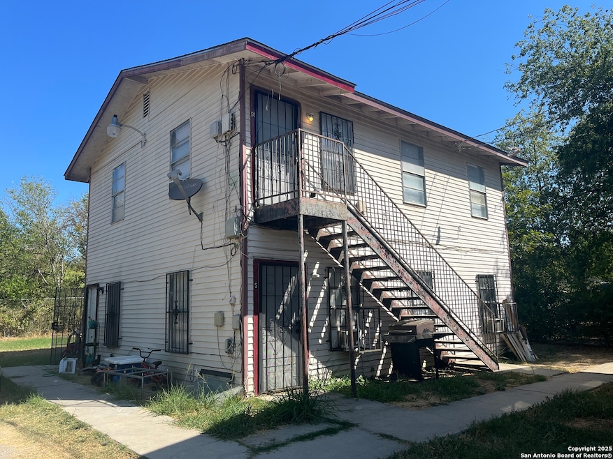 2513 Quintana Rd unit 6, San Antonio, TX 78211 - photo 1