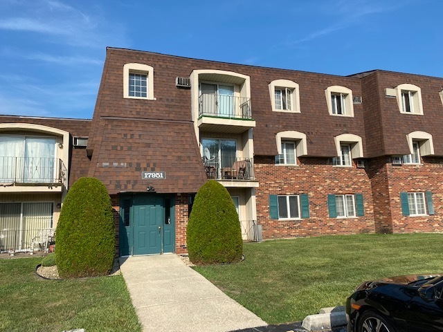 17951 Amherst Ct unit 2-101, Country Club Hills, IL 60478 - photo 1