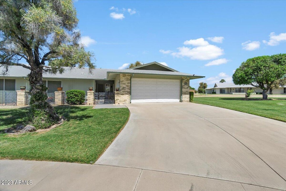 9870 W Country Club Ct, Sun City, AZ 85373 - photo 1